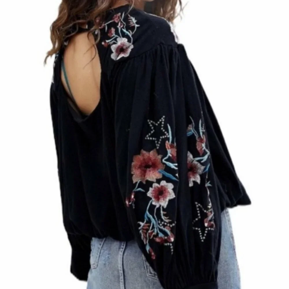 FREE PEOPLE Black Floral Embroidered Keyhole Ballin Sleeve Boho Top EUC sz M